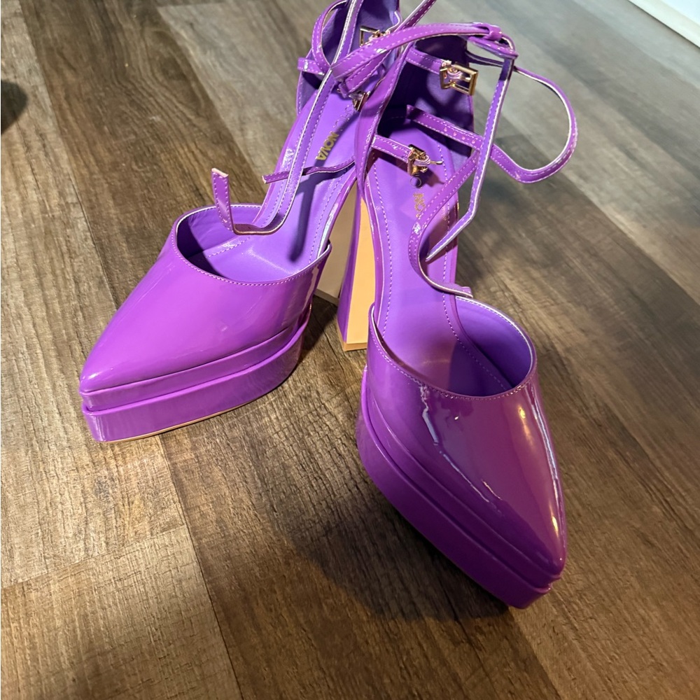 Fashion Nova Platform Size 10